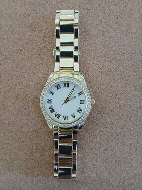 Ladies Fashion Watch w/ Rhinstone Crystals